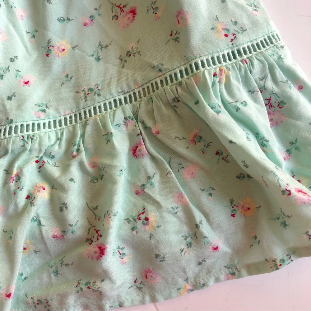 GAP mint green